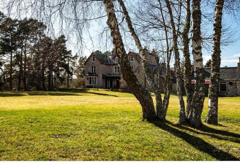 فندق ريفى Dalrachney Lodge