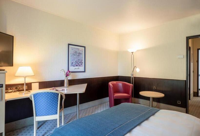 Отель The Niu Stream