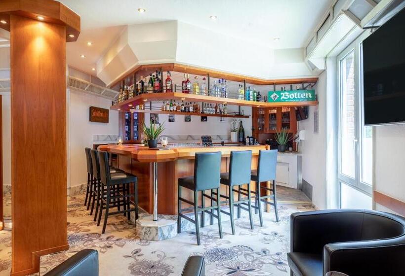 Отель The Niu Stream