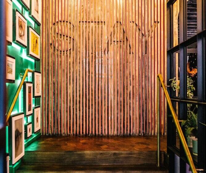 בית מלון כפרי Stay Central