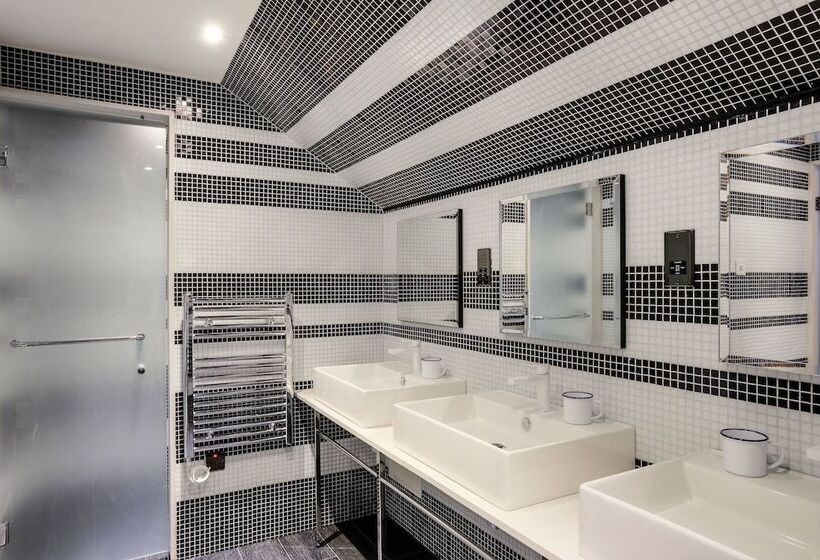 בית מלון כפרי Stay Central