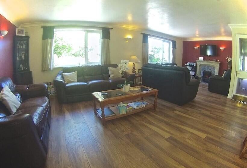 فندق Sunnymeade Country