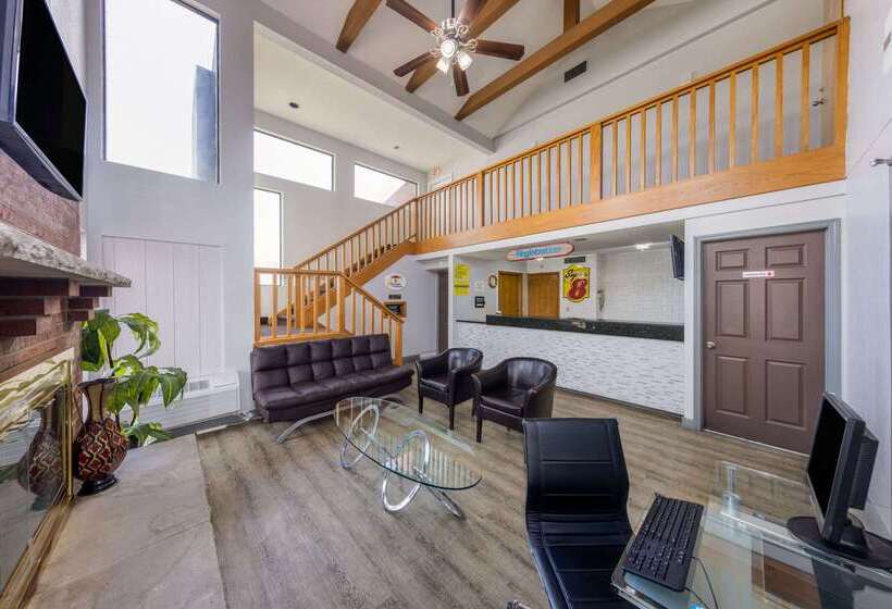 فندق Super 8 By Wyndham Kansas City Airport North