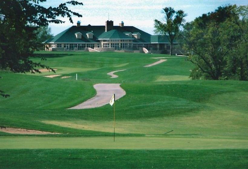 فندق Super 8 By Wyndham Kansas City Airport North