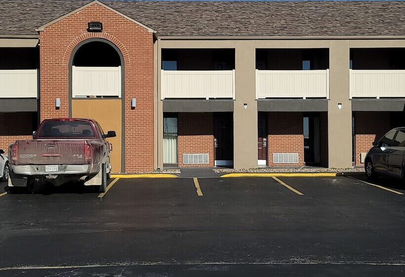 فندق Super 8 By Wyndham Kansas City Airport North