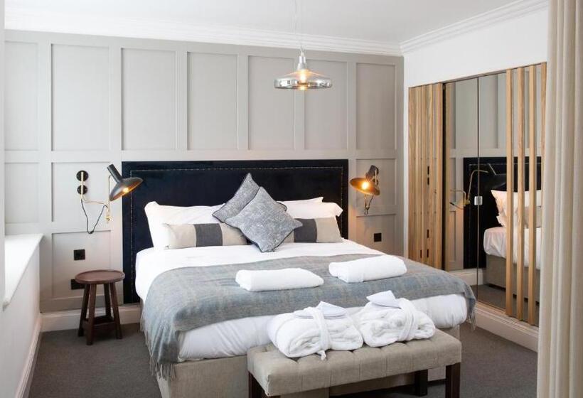 בית מלון כפרי The Black Bull Inn