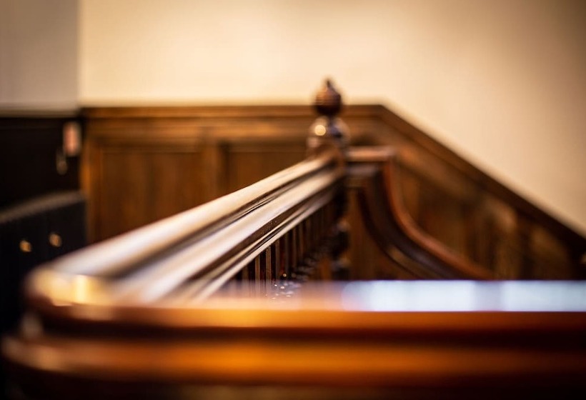 בית מלון כפרי The Black Bull Inn