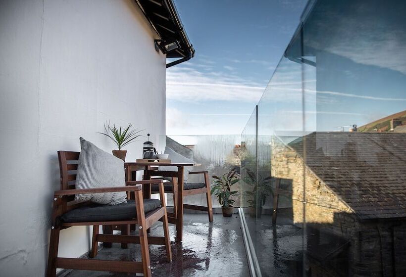 בית מלון כפרי The Black Bull Inn