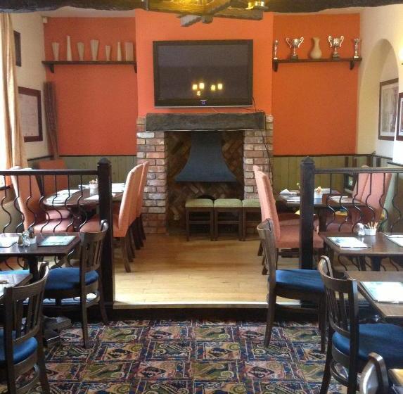 Отель The Black Horse Inn