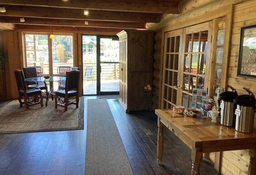 Отель The Boulder Creek Lodge