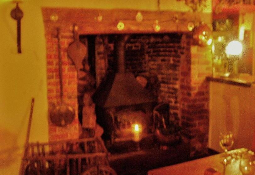 Отель The Chequers Inn