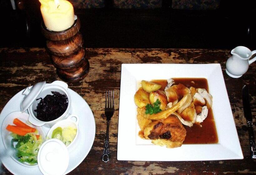 Отель The Chequers Inn