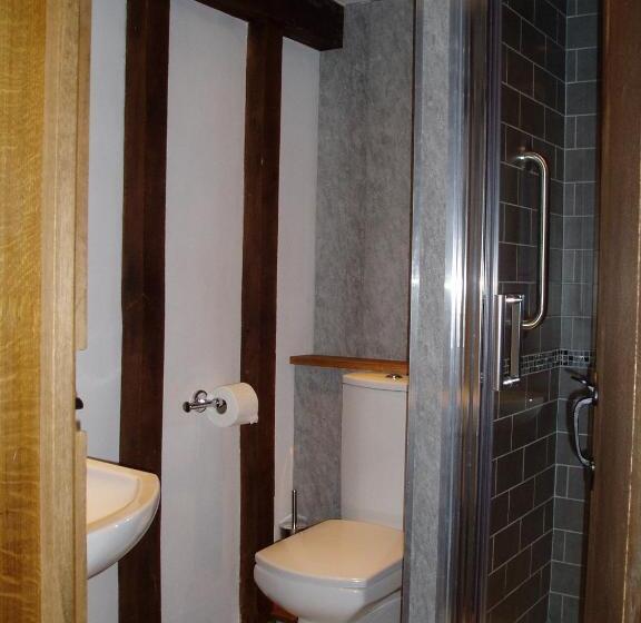 Отель The Chequers Inn