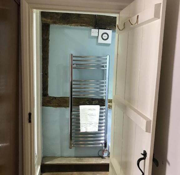 Отель The Chequers Inn