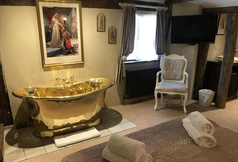 Отель The Chequers Inn