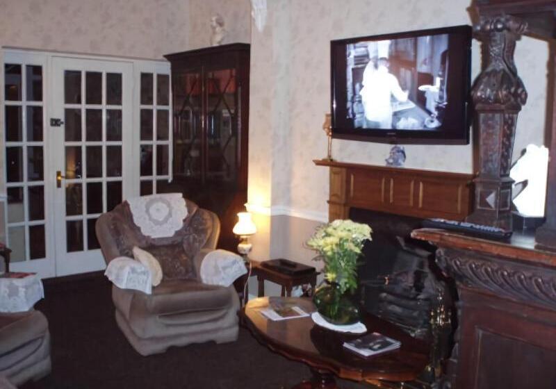 Отель The Croft Guest House