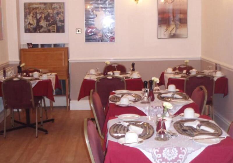 Отель The Croft Guest House