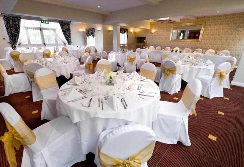 ホテル The Pear Tree Inn & Country