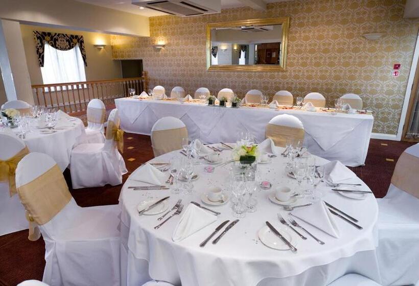 ホテル The Pear Tree Inn & Country