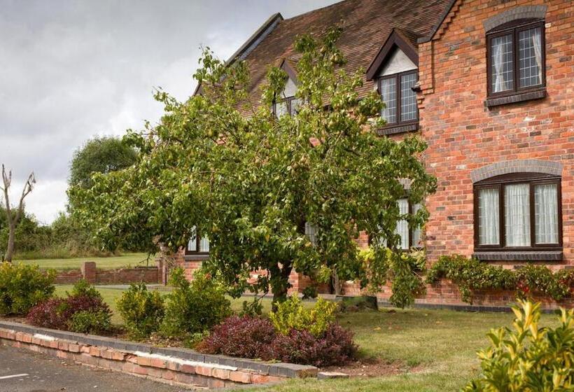 ホテル The Pear Tree Inn & Country