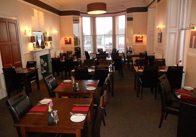 The Royal Hotel Elgin