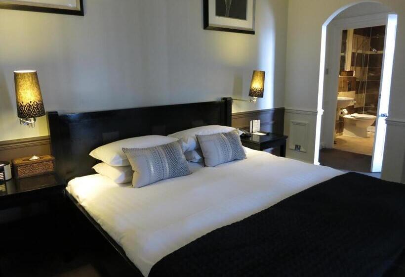 Отель The Studley