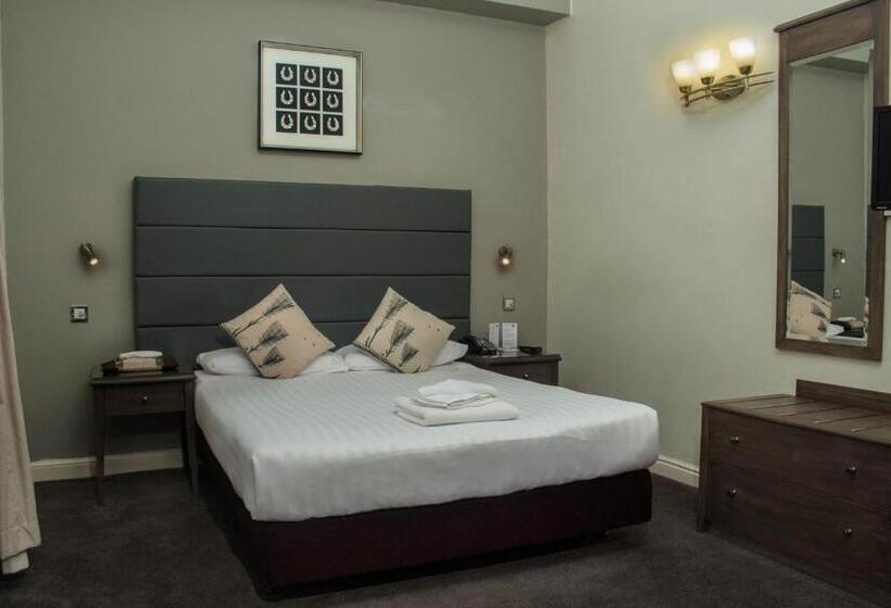 Отель The Studley