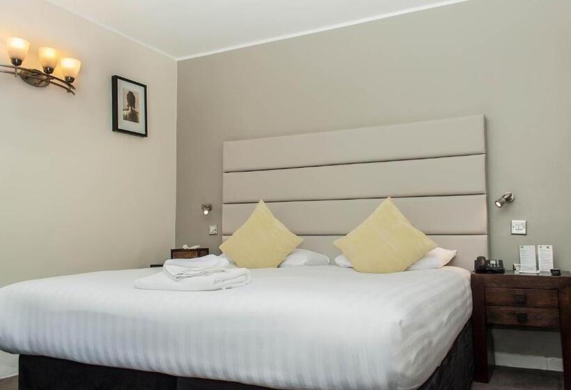 Отель The Studley