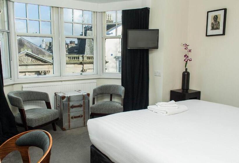 Отель The Studley