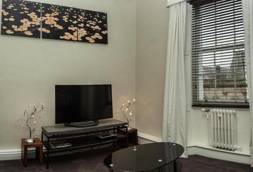 Отель The Studley