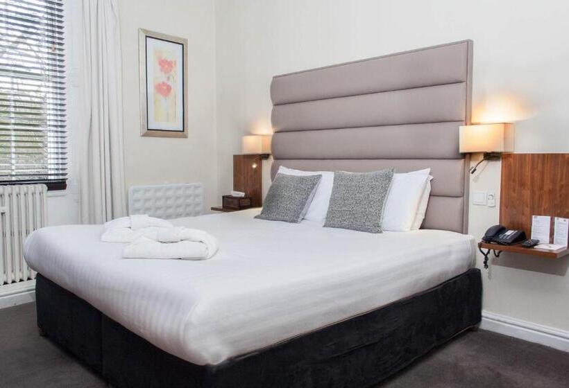 Отель The Studley