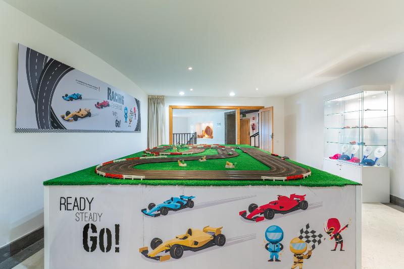 Отель LIVVO Volcán Lanzarote