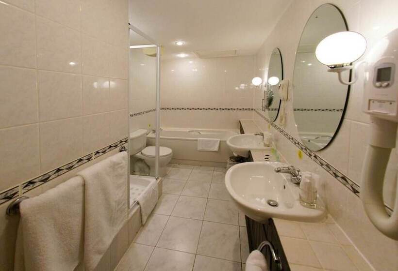 فندق Three Queens