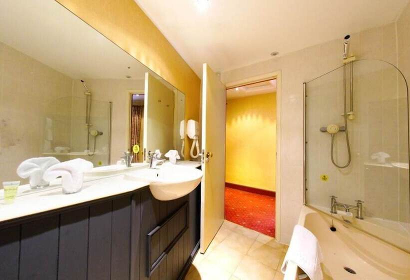 فندق Three Queens