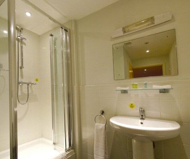 فندق Three Queens