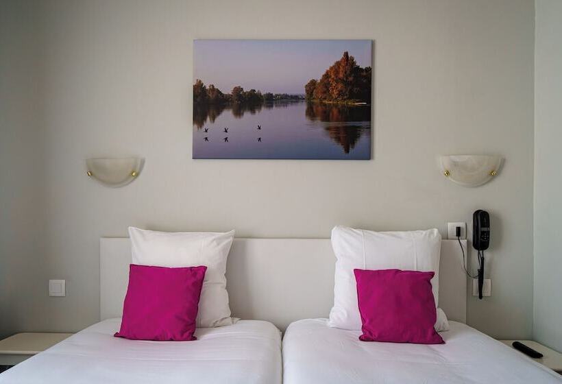 Отель Val De Loire