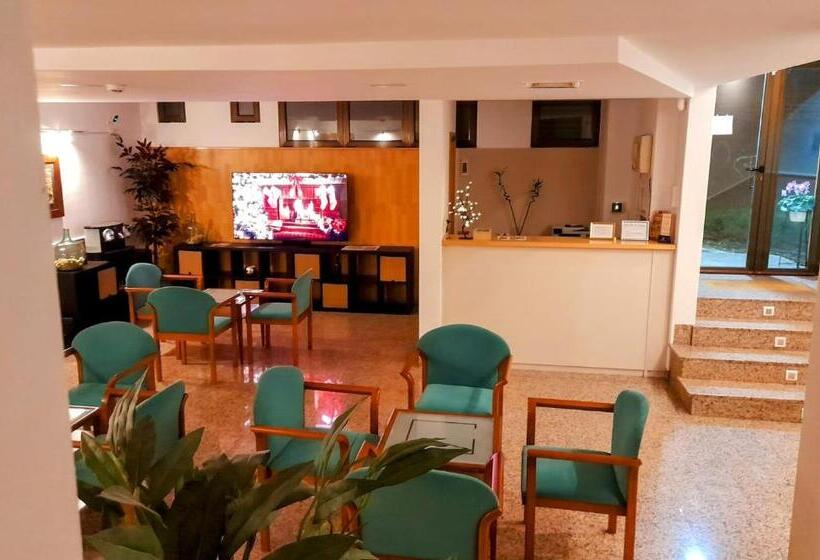 هتل Villa De Lerma