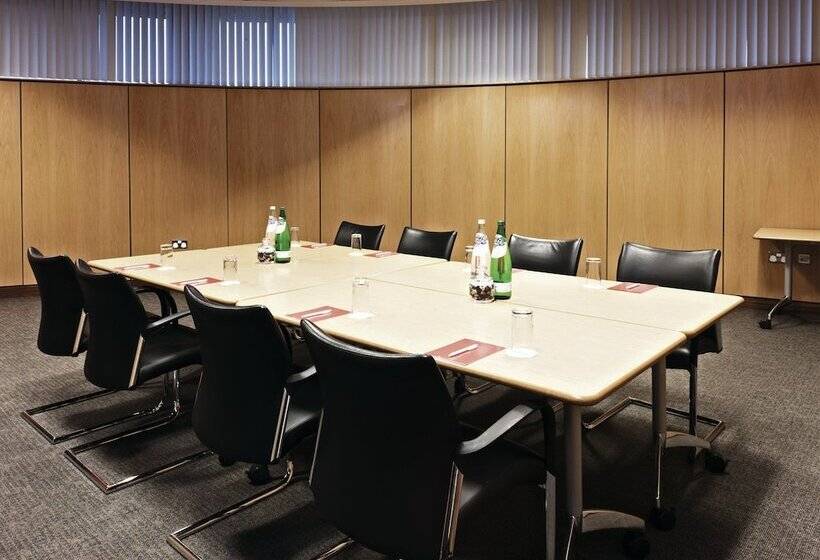 Отель Voco Reading