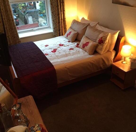 Отель Westbury House