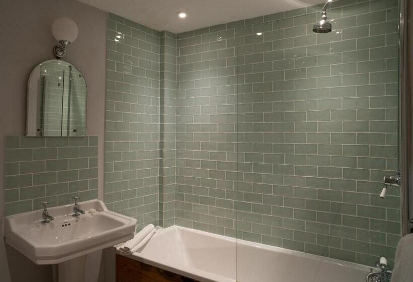 בית מלון כפרי White Hart Inn