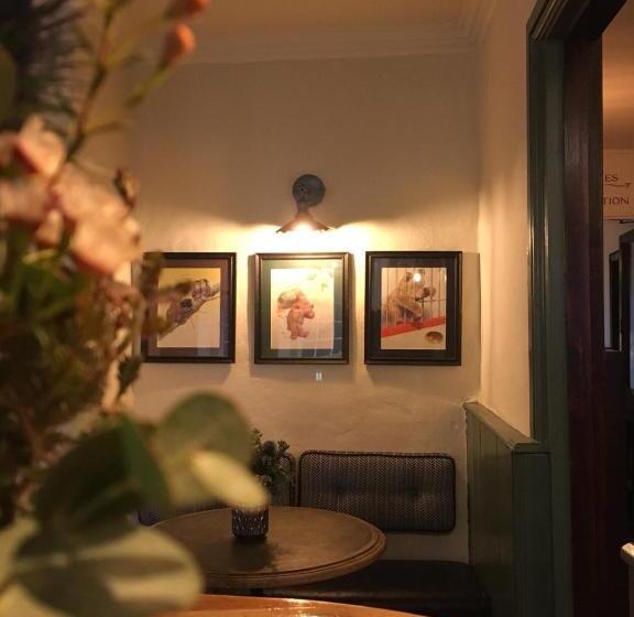 בית מלון כפרי White Hart Inn