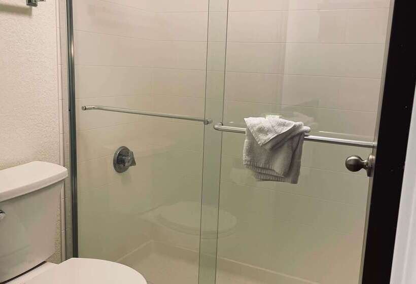 هتل Wyndham Garden Detroit Metro Airport