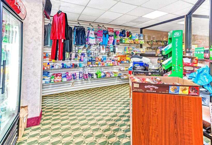 هتل Wyndham Garden Detroit Metro Airport