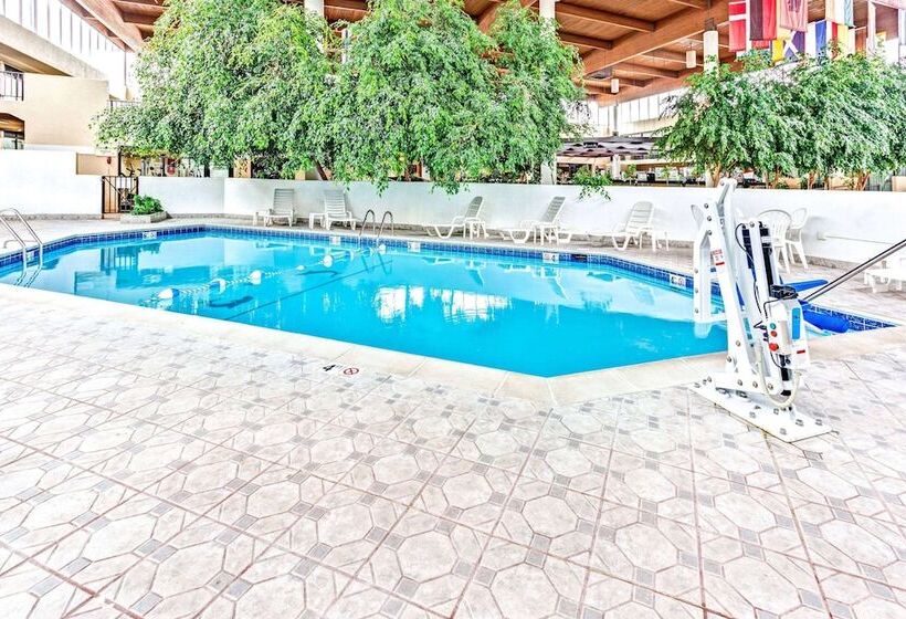 酒店 Wyndham Garden Detroit Metro Airport