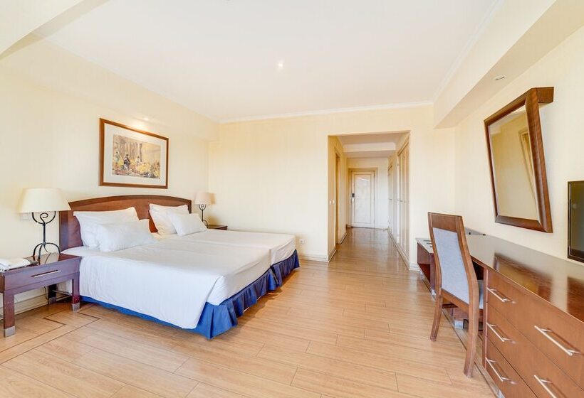 בית מלון כפרי Yellow Praia Monte Gordo