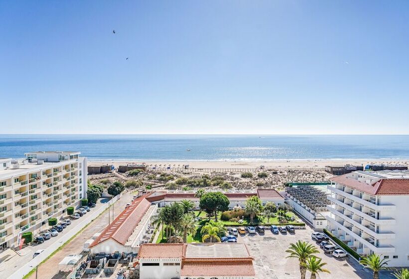 בית מלון כפרי Yellow Praia Monte Gordo