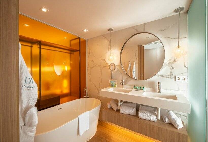 L'Azure Hotel 4* Sup