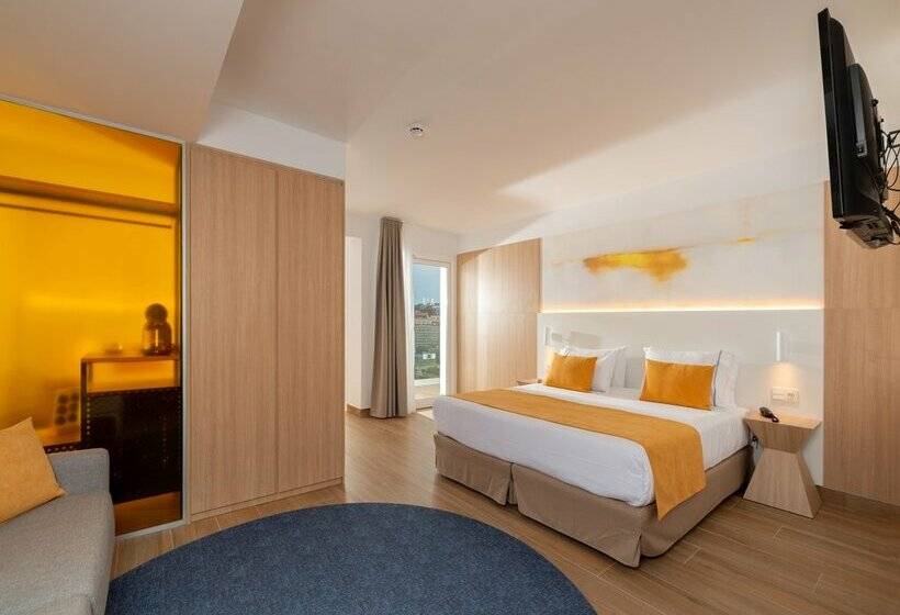 L'Azure Hotel 4* Sup