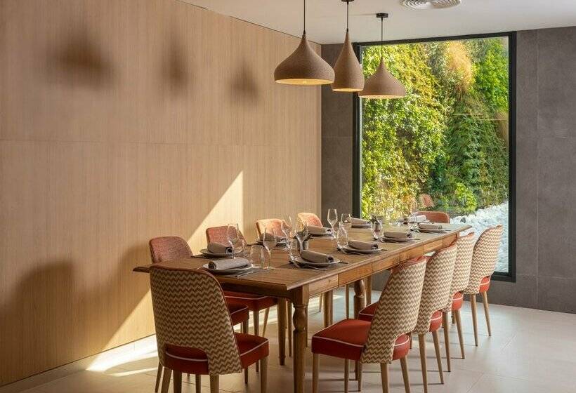 L'Azure Hotel 4* Sup