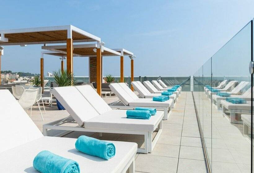 L'Azure Hotel 4* Sup